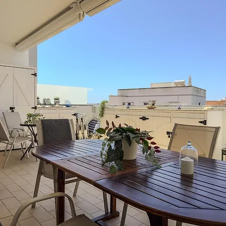 #328 Charming 2br Balcony & Ac * 阿尔布费拉