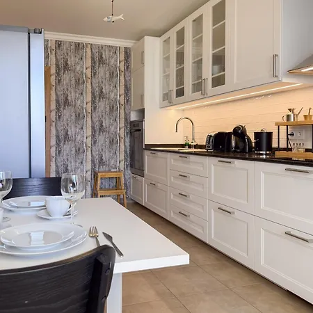 #328 Charming 2br Balcony & Ac 阿尔布费拉