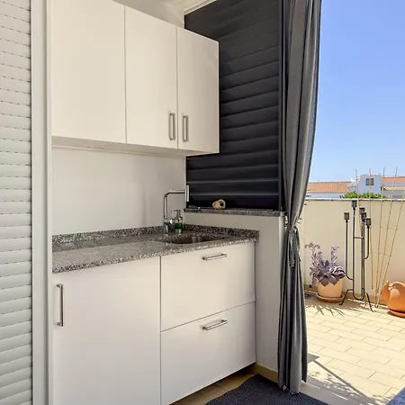 #328 Charming 2br Balcony & Ac * 阿尔布费拉