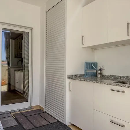 #328 Charming 2br Balcony & Ac 公寓