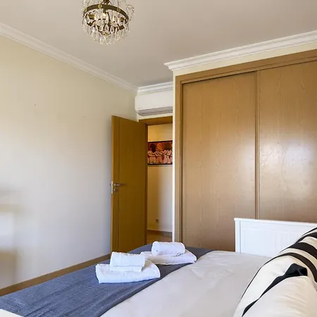 #328 Charming 2br Balcony & Ac 公寓