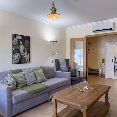 #328 Charming 2br Balcony & Ac * 阿尔布费拉