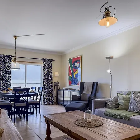 #328 Charming 2br Balcony & Ac * 阿尔布费拉