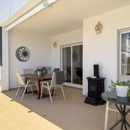 #328 Charming 2br Balcony & Ac Apartment Albufeira